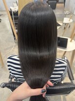 アマーク(a mark)&nbsp;【能田花音】ダメージ最小限ツヤサラ縮毛矯正