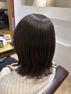 アマレット(Amaretto) 【ミントアッシュ×外はねボブ】