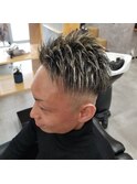 ショートツーブロック（フェードカット）＋メッシュカラー