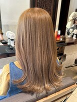 ヘアリゾート粋 ティガ 池袋店(tiga)&nbsp;ブリーチカラー/ミルクティーベージュ/外はねロング