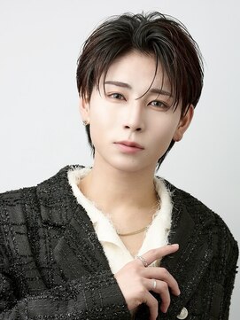 オーシャントーキョー 渋谷(OCEAN TOKYO) センターパートコンマヘア韓国ヘア刈り上げツーブロック