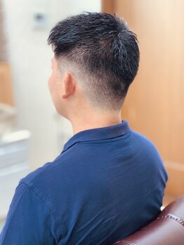 ヘアサロンイシカワの写真/メンズカット＋眉カット、シェービングで働く男性のトータルメンテナンス◎お仕事帰りや休憩時間にも◎