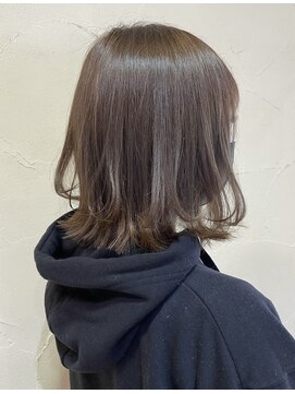 リプル(RIPPLE) 切りっぱなしボブ×赤みを抑えたミルクティーブラウン