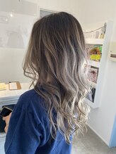 【ブリーチで叶えるトレンドカラー】オシャレを近場で叶え、周りと差がつく髪色へ◎