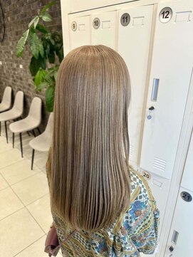 レム 泉中央店(L.E.M) ミルクティーベージュ