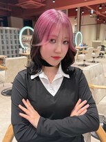 ヘアーアンドメイク ビス(HAIR&MAKE bis)&nbsp;青みピンク/ルーツカラー【Ayaka】