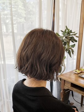 レイリー(LAiLy) ゆるパーマボブ