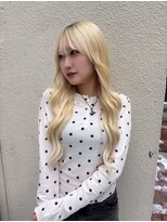 ルル(Lulu)&nbsp;羽エクステブロンドロングスタイル