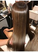 風を感じるサラサラストレート