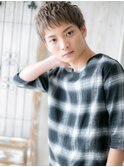 ハイトーンカラーのフェザーマッシュ束感カットI