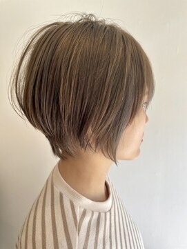 ユニ(uni) アッシュベージュショート