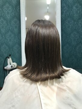 美髪 ヘアサロン(Hair salon) 切りっぱなしボブ