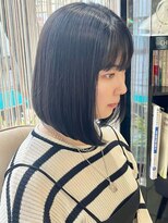 クオリス 上板橋店(QUALIS)&nbsp;ツヤ髪★前下がりボブブルーブラック ストレート内巻き 縮毛矯正