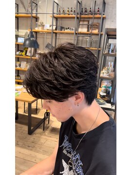 クオンヒール 堺筋本町店(QUON HEAL) スペインカール/スパイキーショート/フェザーパーマ/刈り上げ