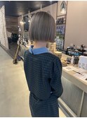 ハイトーングレージュ