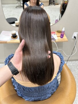 シカ 神戸三宮元町店(Cica) 神戸　三ノ宮　元町　髪質改善　 透明感カラー