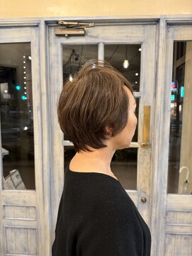 エイミーバイアフロート(amie  by afloat) 白髪ぼかしハイライト×ショートレイヤー