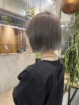 乾かすだけでキマる髪/馴染むハイトーン外ハネボブグレージュ