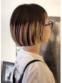 前髪あり顎上コンパクトボブ オン眉バング グラデーションカラー