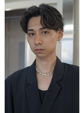 レーヴス(REVES) 大人アンニュイラフパーマ　センターパート