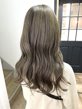リルア 博多(LIRUA) ブリーチ1回ナチュラルベージュ