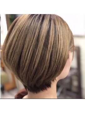 DAMANI 表参道 髪質改善/ヘッドスパ/ハイライト/白髪染め/白髪ぼかし/縮毛矯正 似合わせカット/ミディアムレイヤーカット[表参道駅]