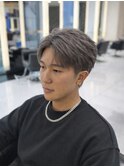 シルバーハイトーンブリーチメンズカット刈り上げ韓国風