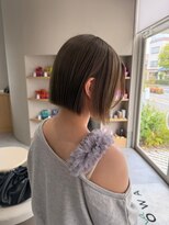 アンドルトワ(and Lutowa) ミルクティーグレージュ×切りっぱなしボブ