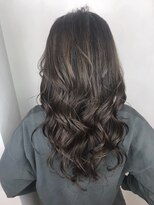 ラトリエ ブロカント 立川北口店(L'atelier BROCANTE)&nbsp;ことりベージュ マーメイドアッシュ 透明感 無造作 カール