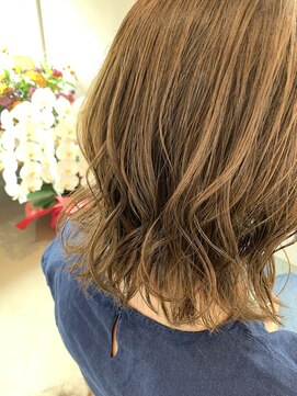 コチ(Cochi) ゆる巻きボブ