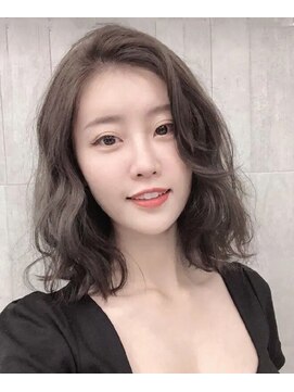 チャーリーズ マーケット(charlie's market) 大人可愛い小顔ミィディアムウェーブ 20代30代40代/銀座