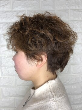 フレッシュサラダディーズ(D's) ショートパーマスタイル