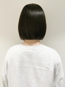 ネイヴィル(navile) ぱつっとボブ×ダークグレージュ