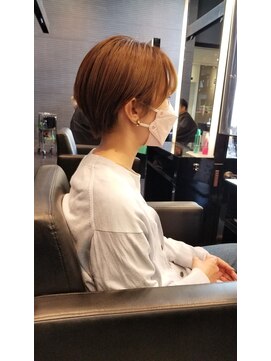 フルショウ 梅田(FURUSHO) 耳かけ/ショート/ベージュカラー/前髪