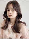 小顔に見せる韓国ヘア 流れる顔まわりカット 透明感カラー