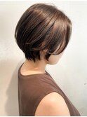 ショートボブ×オリーブグレー