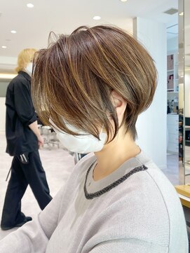 バンプ ギンザ(BUMP GINZA) 美シルエット×絶壁解消×上質大人ショートボブ【担当村上穂高】