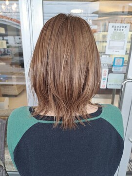 マリーインターナショナル 浦添店(MARIE INTERNATIONAL) ミディアムレイヤーハイライトグラデーションブリーチベージュ