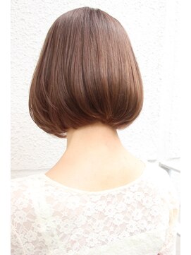 レウナ 外苑前(Reuna) 【30代40代50代】大人可愛いフラットボブ　フレンチボブ