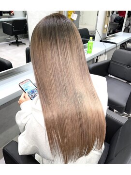 ロア 中目黒(loa) レイヤーロング/グレーベージュ/黒髪/前髪パーマ[中目黒]