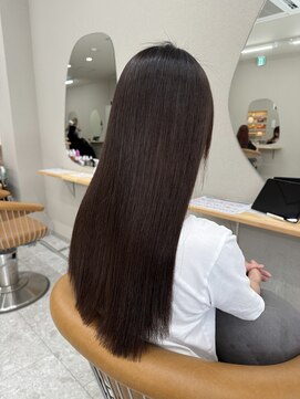 シカ 神戸三宮元町店(Cica) 縮毛矯正 三宮 ストレート 神戸美容室 髪質改善 艶髪 癖毛 元町