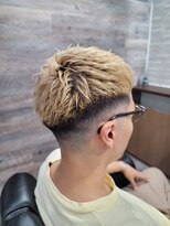 ロワジール 松戸店(Loisirs)&nbsp;スキンフェード×ハイトーンカラー