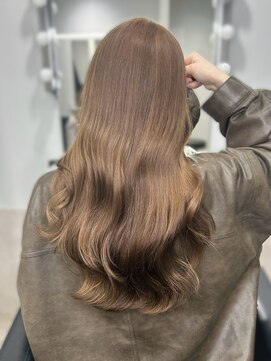 ロイオブジゼル(roi of GiseL) ロング レイヤーカット ダメージレス ベージュカラー 巻き髪