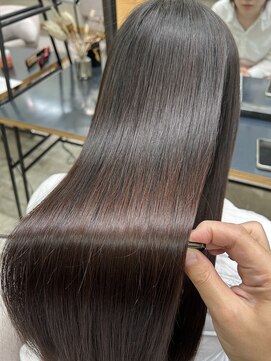 ラヴィエ(RAVIE) 【半田・髪質改善】縮毛矯正/トリートメント/マンツーマン