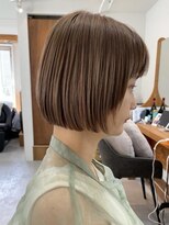 イチエ(ICHIE)&nbsp;抜け感ベージュで楽しむ大人カジュアルなストレートボブ