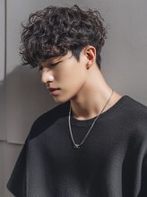 一番熱いトレンドパーマ《波巻きスパイラルパーマ》大人の色気を出したい方にオススメ♪マッシュとの相性◎