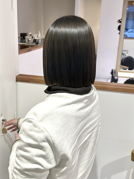 スリー(THREE) オリーブベージュ