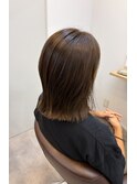 切りっぱなしミディアムボブ×オリーブブラウン