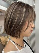 レブ 四条烏丸(Reb,)&nbsp;切りっぱなしボブハイライト白髪ぼかし30代