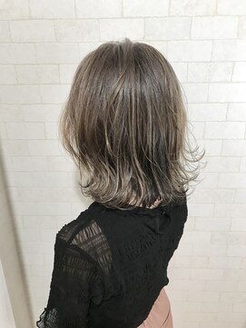 アルマヘア(Alma hair) 外ハネ3Dカラー★ミディアムレイヤー